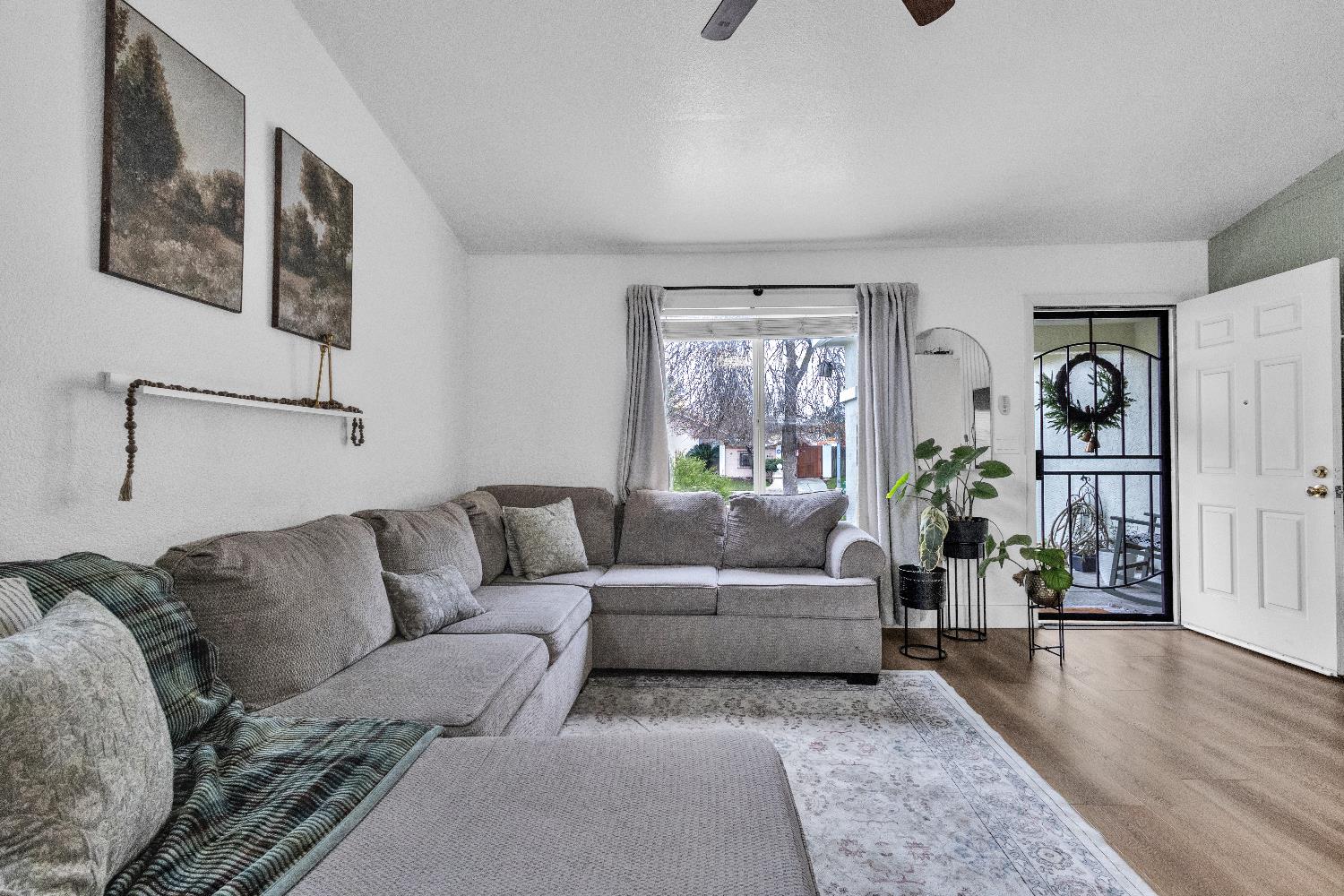 2833 Nemaha Way Stockton, CA 95206 - Photo 5 of 40