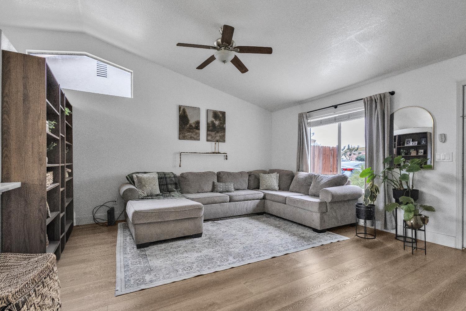 2833 Nemaha Way Stockton, CA 95206 - Photo 6 of 40