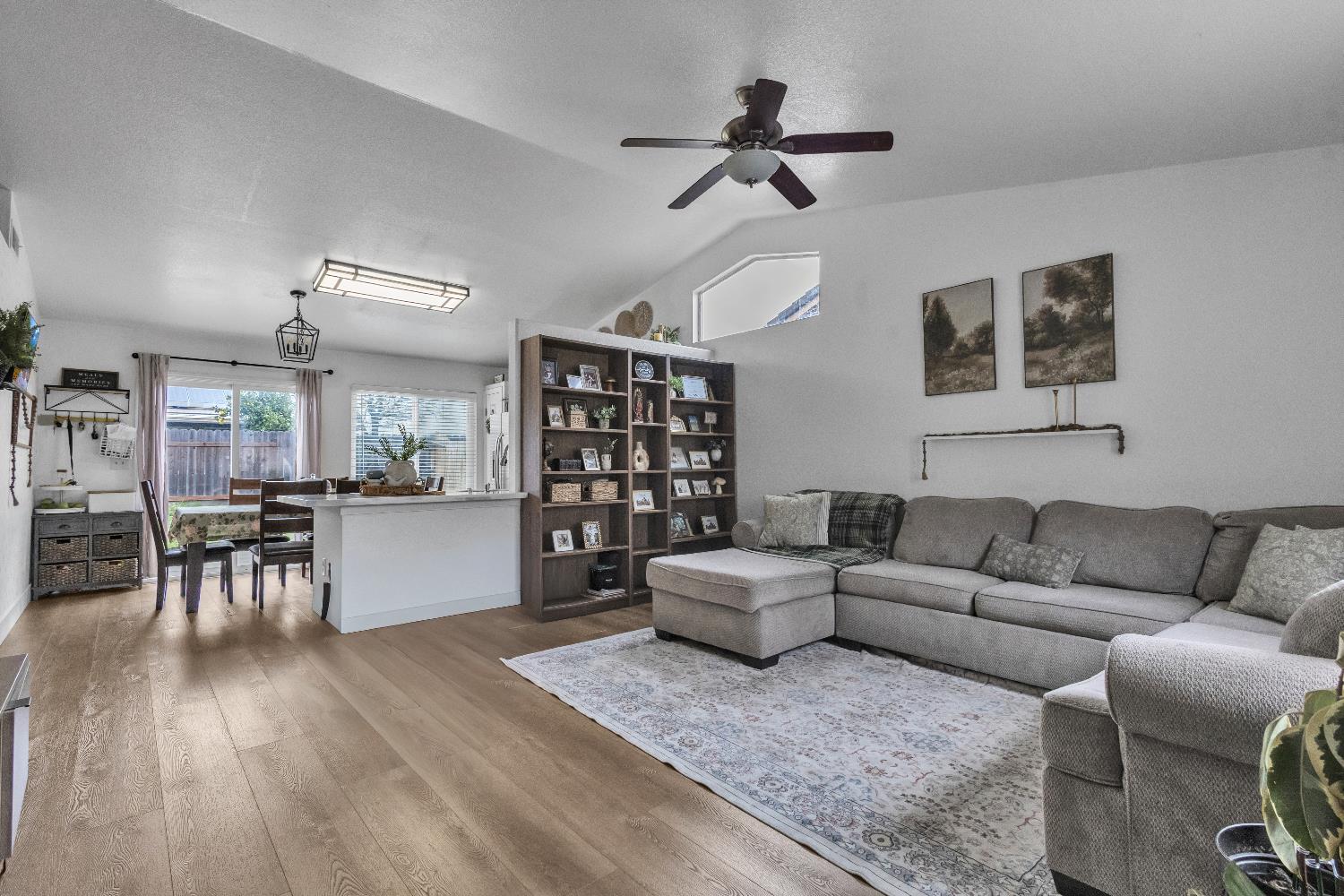 2833 Nemaha Way Stockton, CA 95206 - Photo 7 of 40