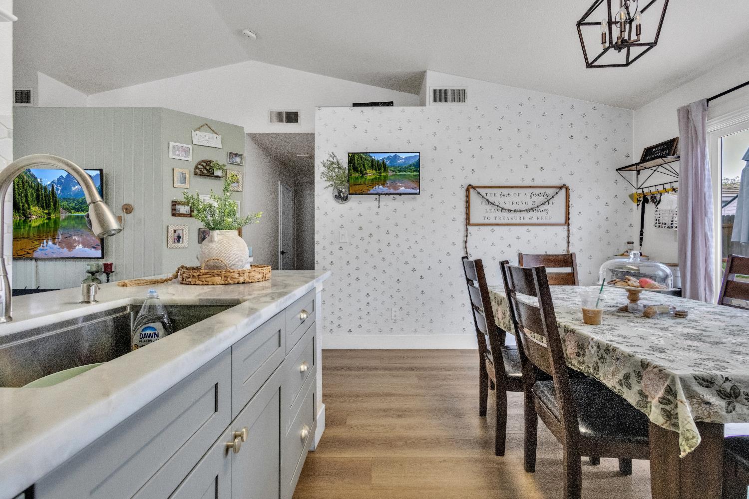 2833 Nemaha Way Stockton, CA 95206 - Photo 9 of 40