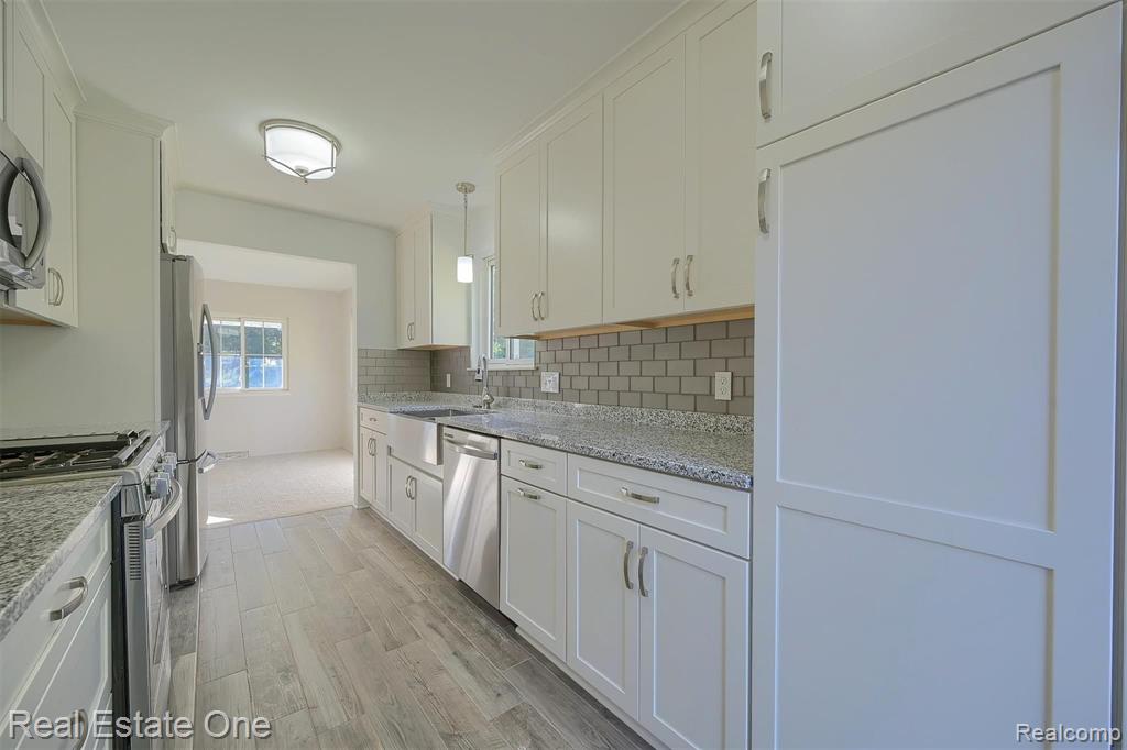 2060 Bretton Drive South Rochester Hills, MI 48309 - Photo 12 of 39