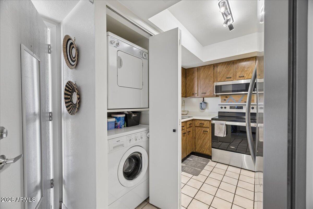 4150 East Cactus Road, Unit 120 Phoenix, AZ 85032 - Photo 27 of 42 27-Laundry