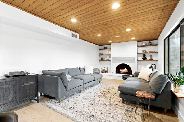 $840,000 | 7103 Creighton Lane, Austin, TX 78723