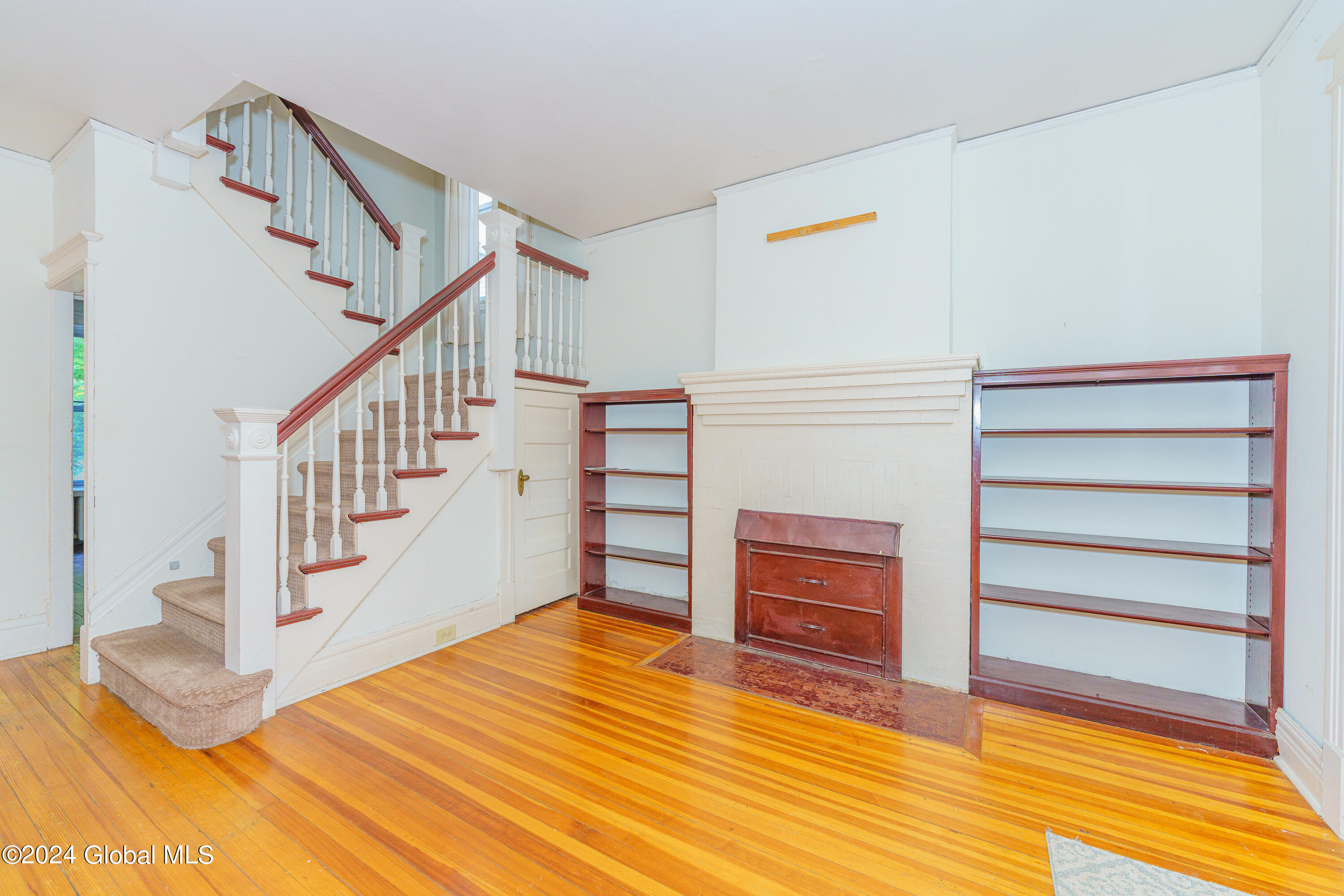 23 North Main Avenue Albany, NY 12203 - Photo 6 of 40 1 Entryway 2