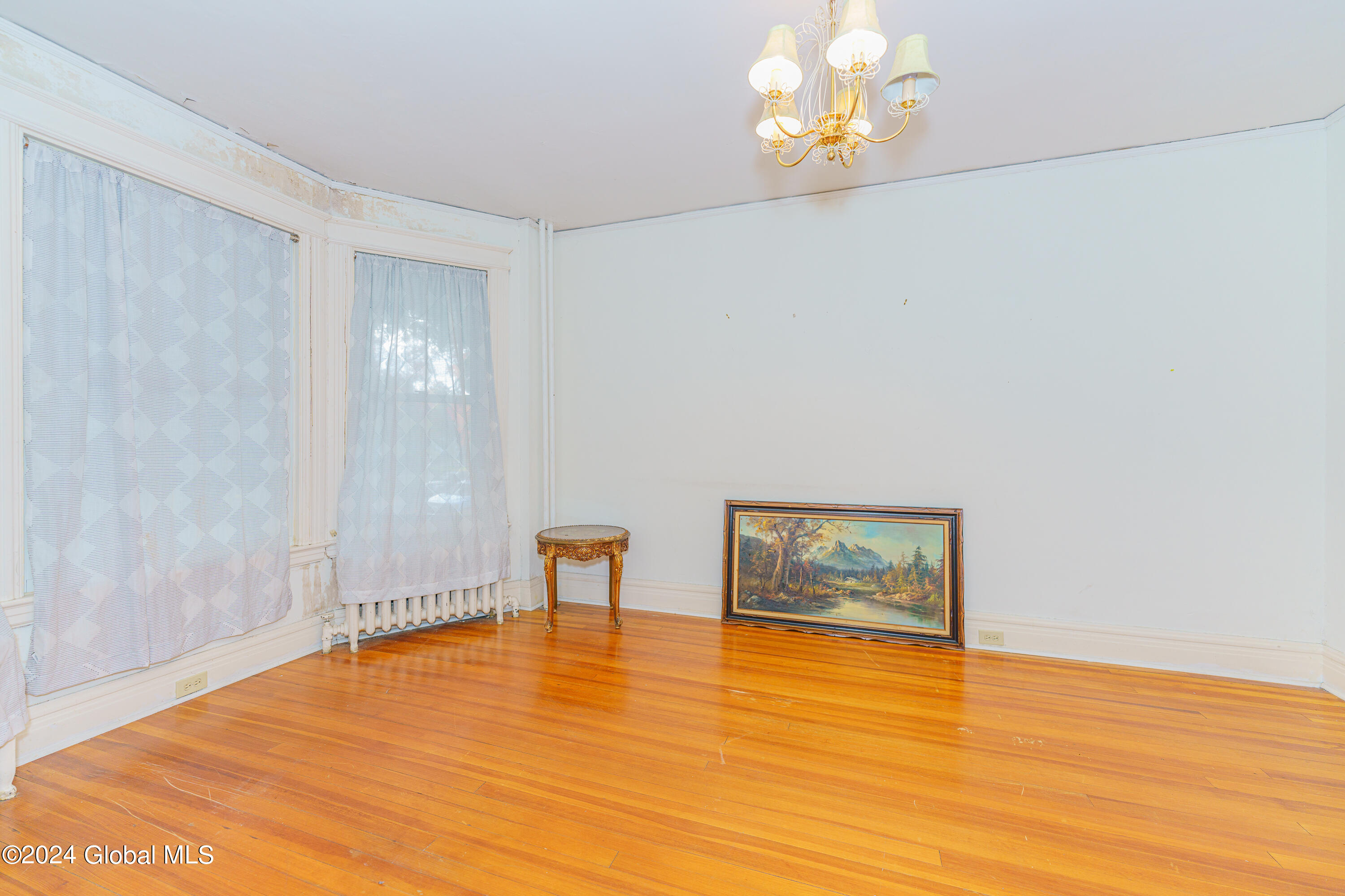 23 North Main Avenue Albany, NY 12203 - Photo 8 of 40 2 Livingroom 2