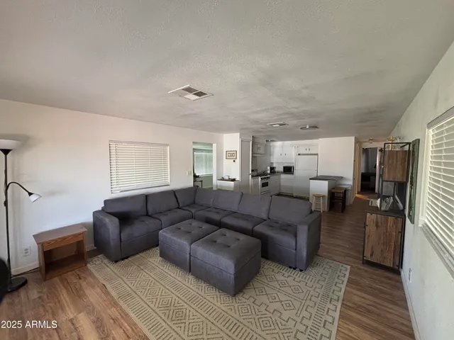 $1,000 | 709 Mohave Way, Florence, AZ 85132