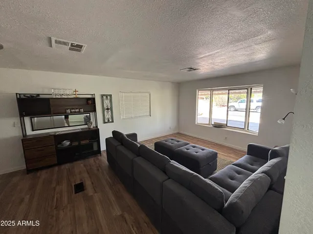 $1,000 | 709 Mohave Way, Florence, AZ 85132