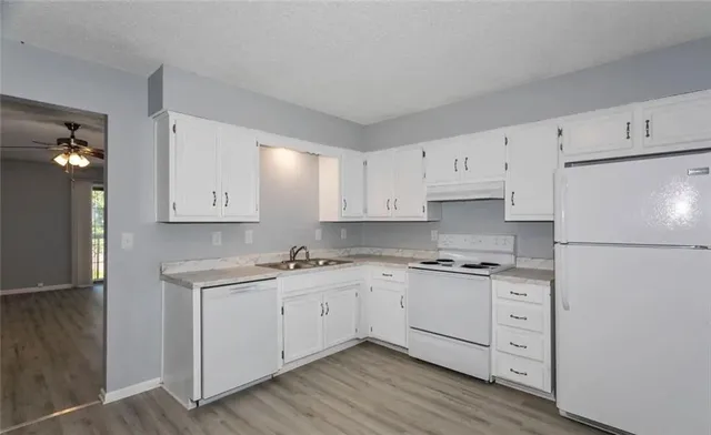 $549,000 | 207 Barr Road, Grain Valley, MO 64029