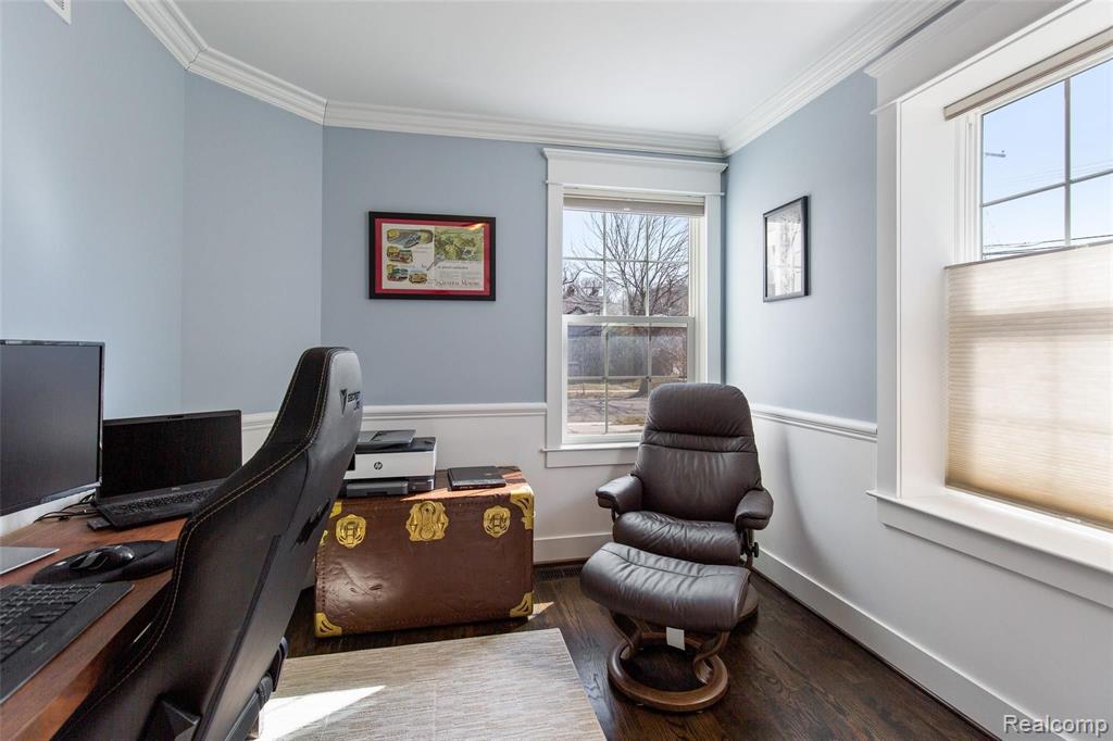605 Lockwood Road Royal Oak, MI 48067 - Photo 17 of 35