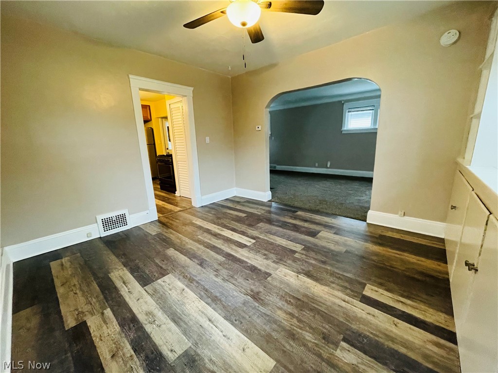 4395 Elmwood Road Cleveland, OH 44121 - Photo 8 of 26