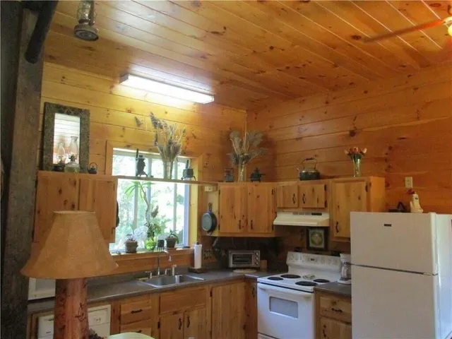 $799,900 | 37 Loon Drive, Newport, ME 04953