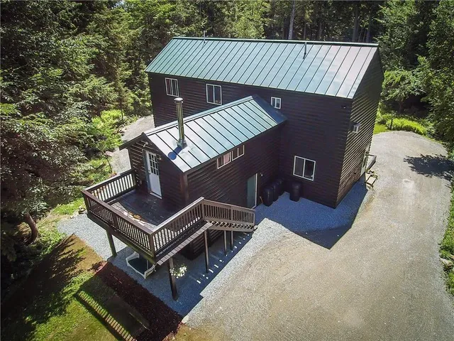 $799,900 | 37 Loon Drive, Newport, ME 04953