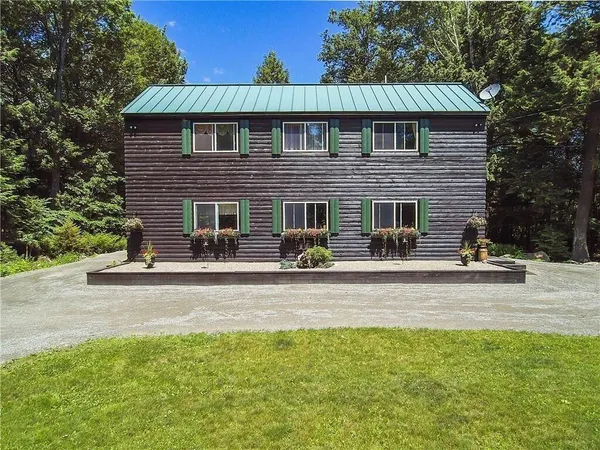 $799,900 | 37 Loon Drive, Newport, ME 04953