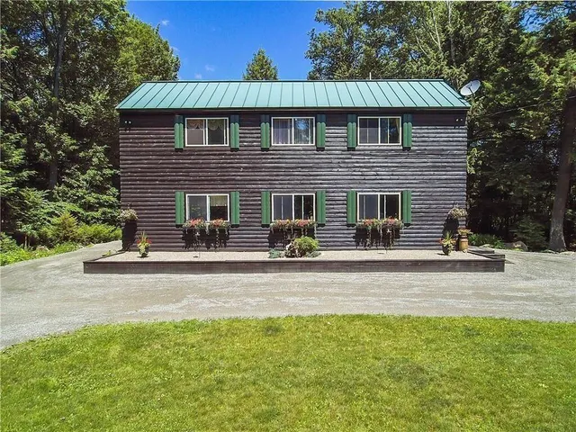 $799,900 | 37 Loon Drive, Newport, ME 04953