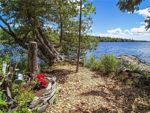 $799,900 | 37 Loon Drive, Newport, ME 04953