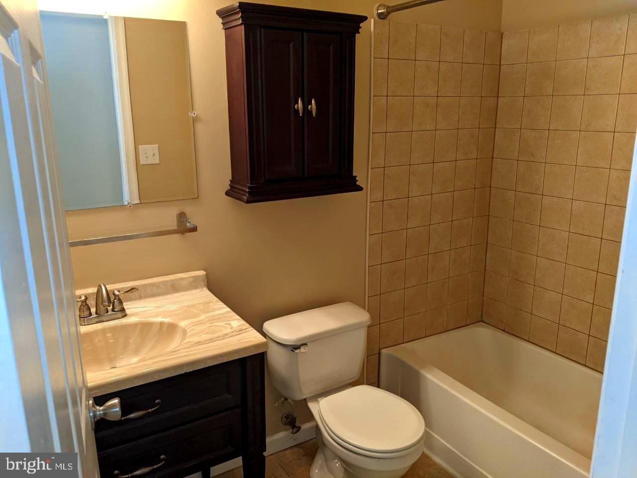 3034 Keswick Road Baltimore, MD 21211 - Photo 22 of 24 Vacant en-suite bath