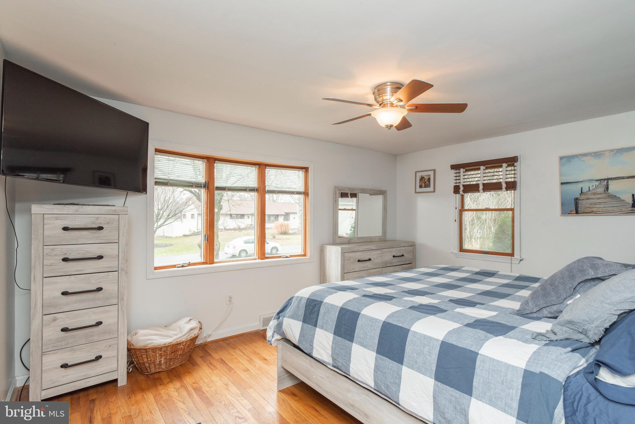 1239 Clyde Road Warminster, PA 18974 - Photo 15 of 32