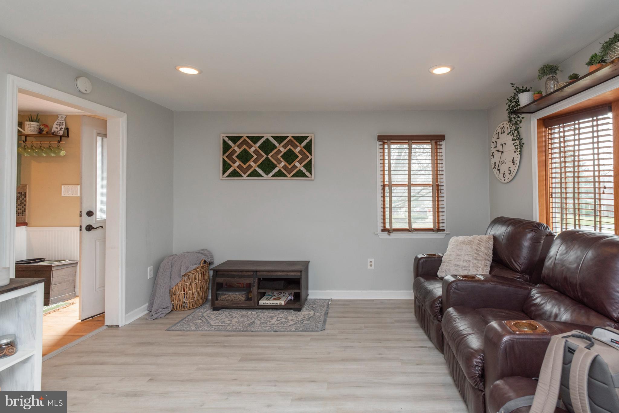 1239 Clyde Road Warminster, PA 18974 - Photo 7 of 32