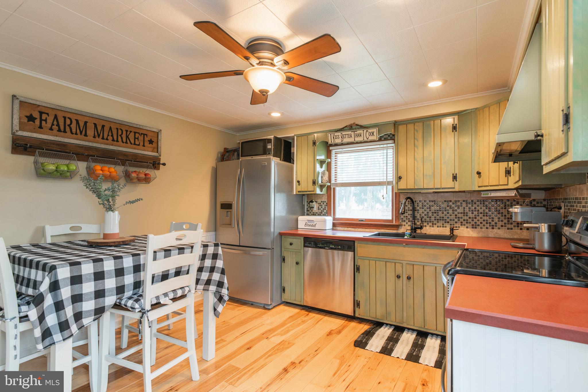 1239 Clyde Road Warminster, PA 18974 - Photo 10 of 32