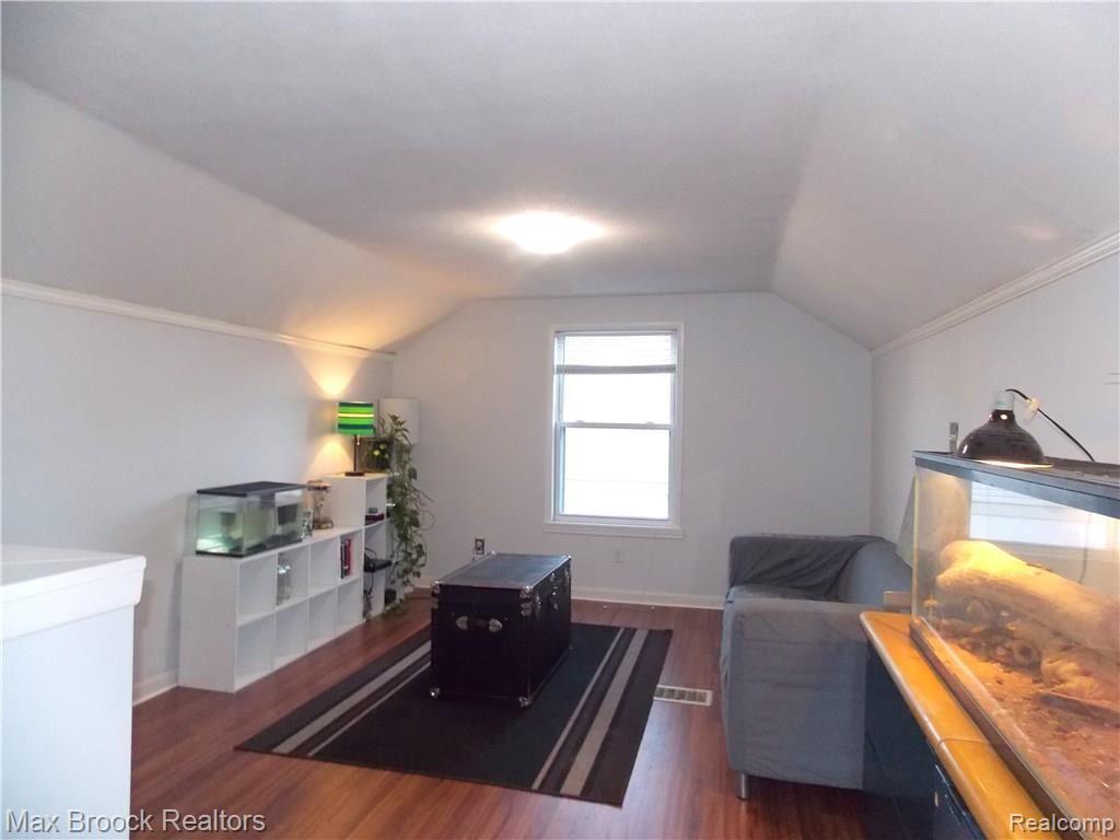 675 Stratford Road Ferndale, MI 48220 - Photo 12 of 24 master.JPG