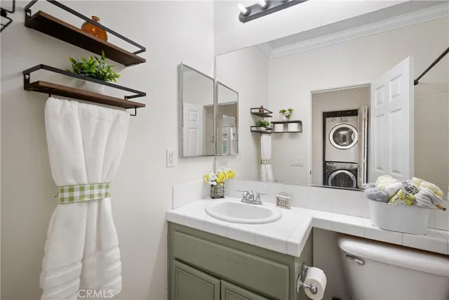 $389,000 | 1800 East Lakeshore Drive, Unit 510, Lake Elsinore, CA 92530