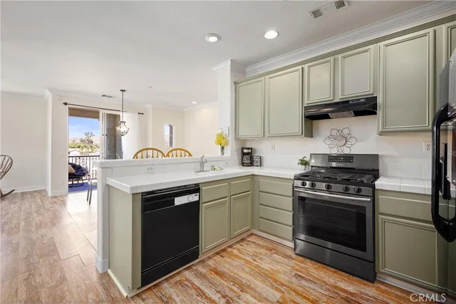 $389,000 | 1800 East Lakeshore Drive, Unit 510, Lake Elsinore, CA 92530