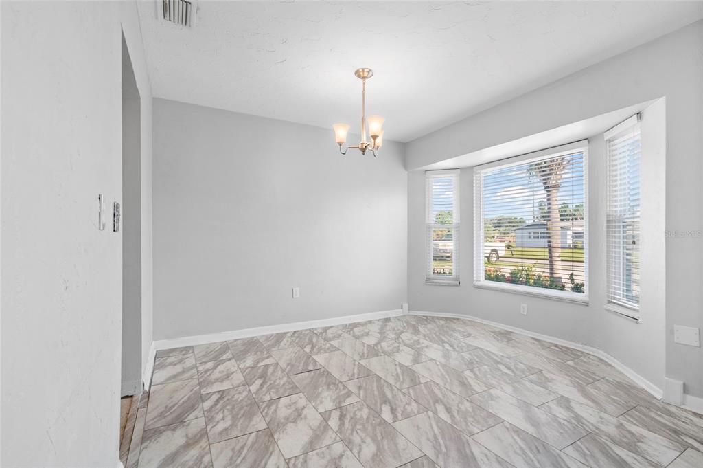2410 Britannia Road Sarasota, FL 34231 - Photo 11 of 45 Gallery Image 11