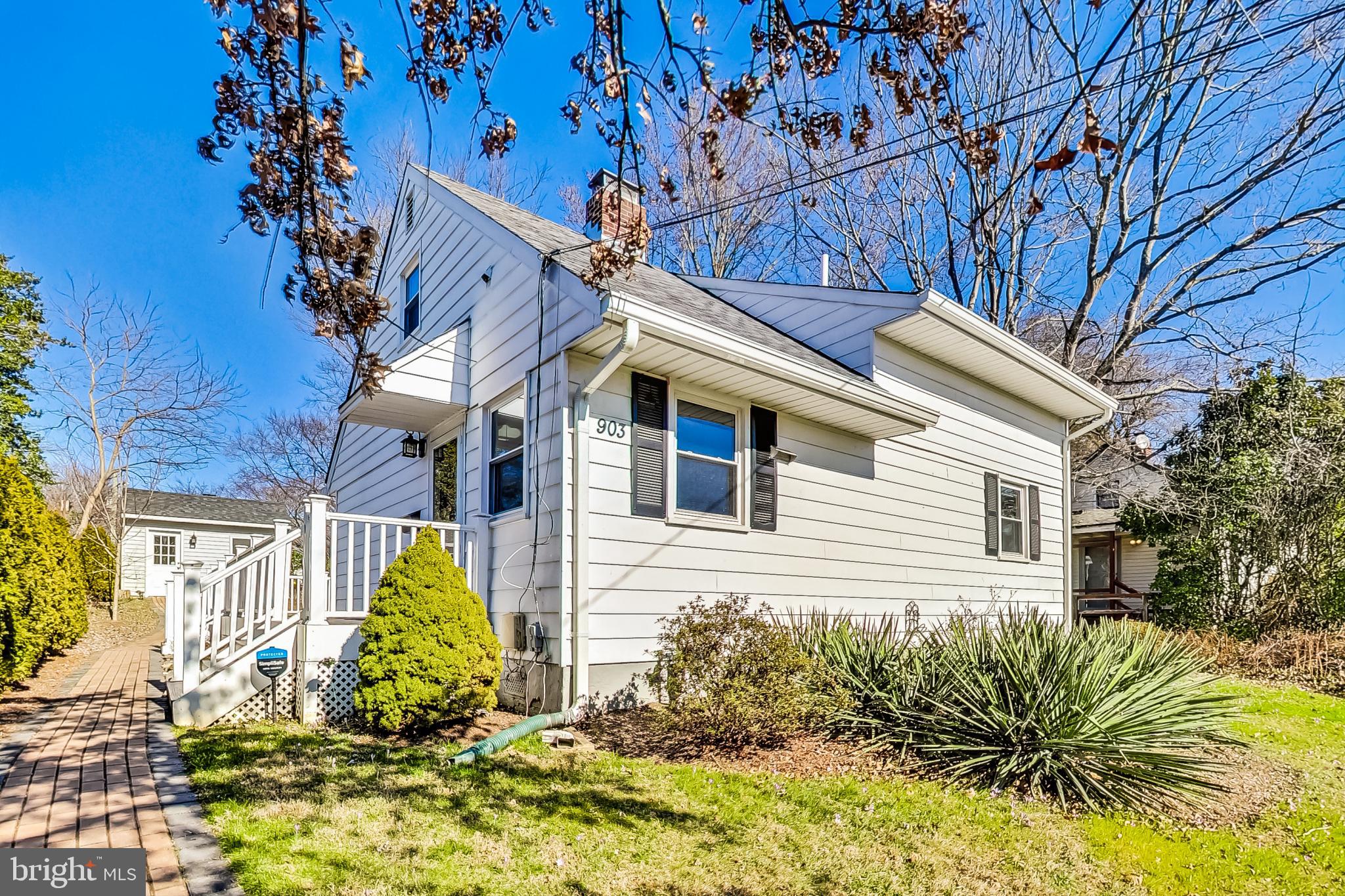 903 Robin Road Silver Spring, MD 20901 - Photo 1 of 46 Charming Cap Cod!