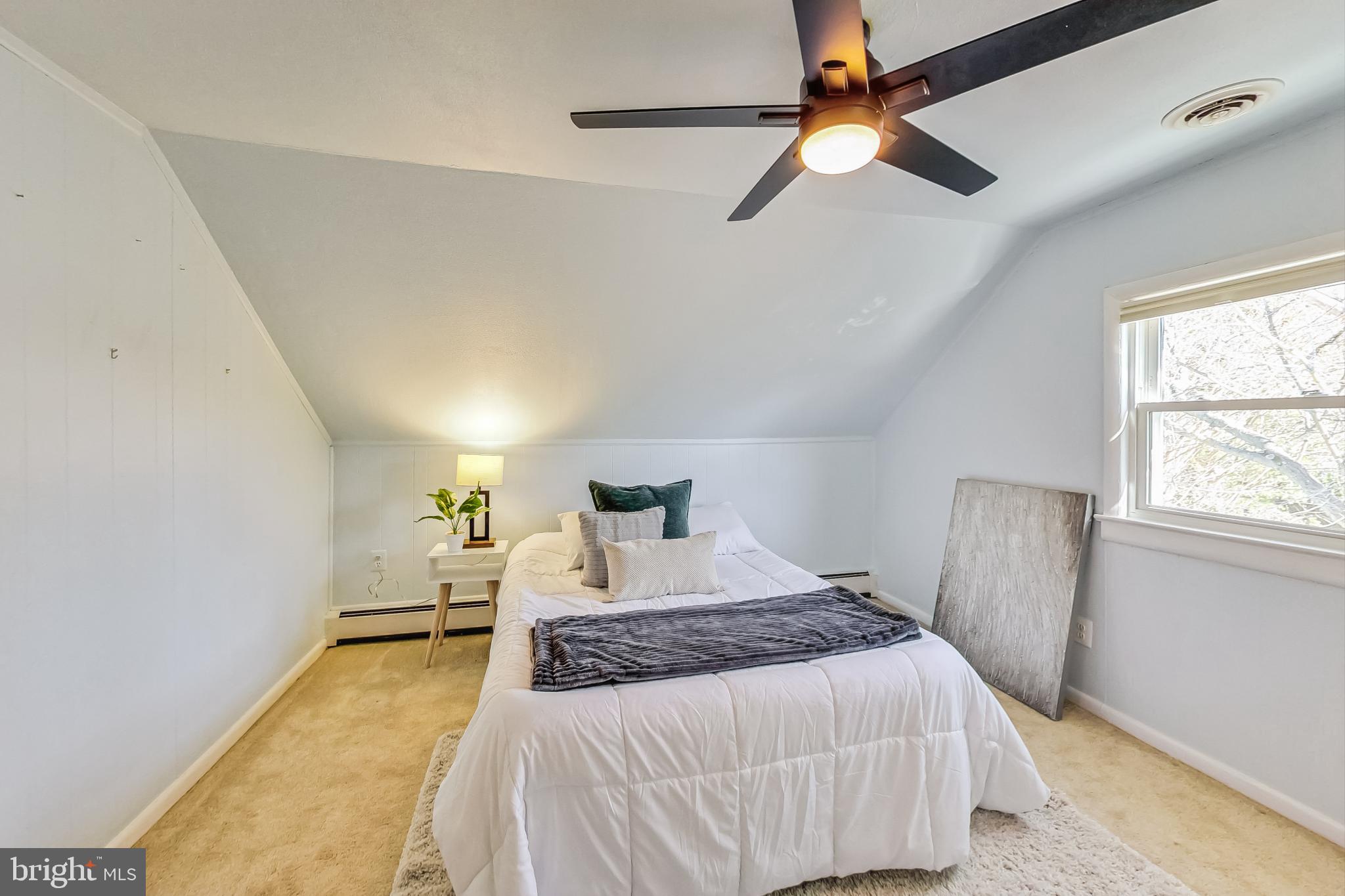 903 Robin Road Silver Spring, MD 20901 - Photo 21 of 46 3rd Bedroom with Ceiling Fan