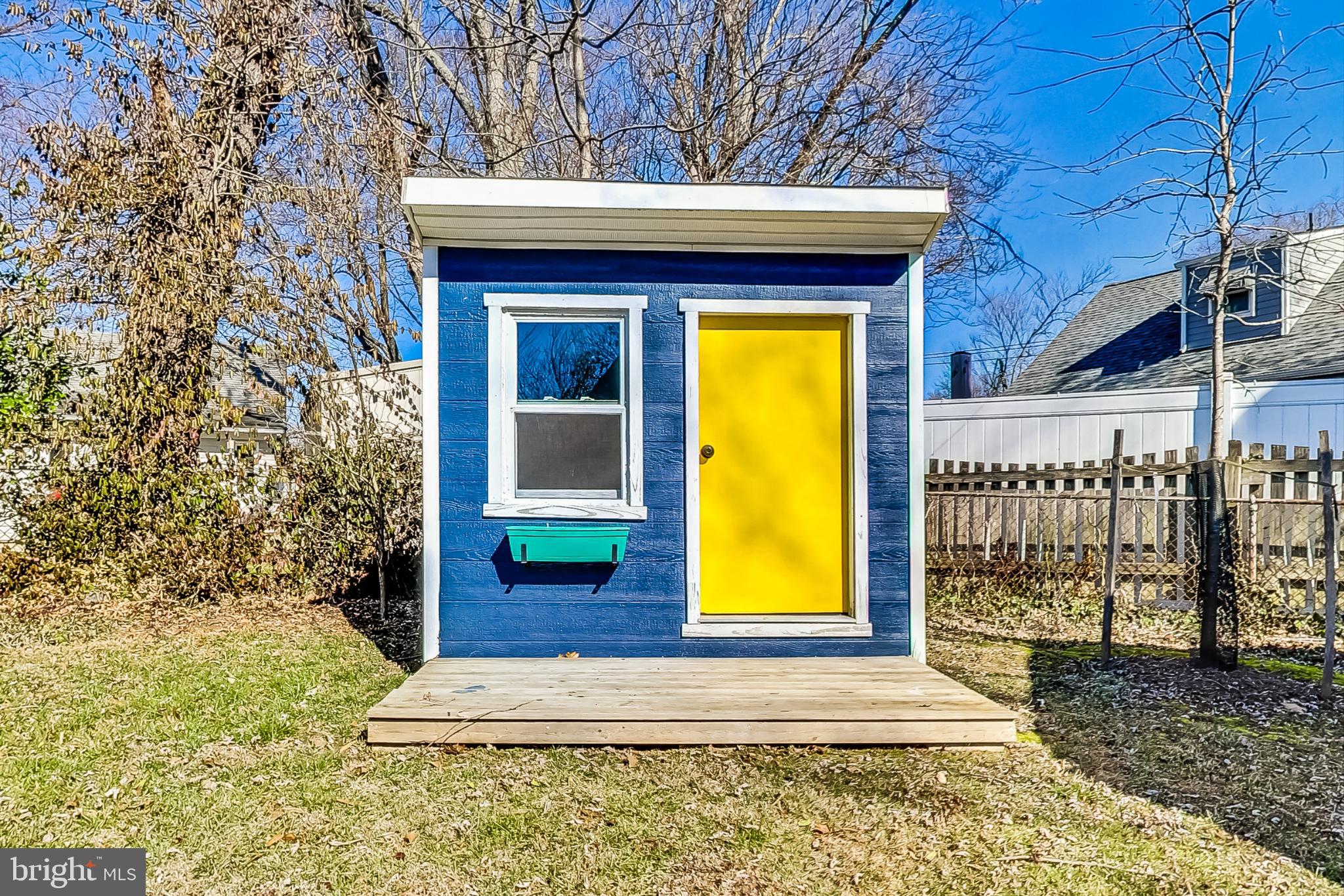 903 Robin Road Silver Spring, MD 20901 - Photo 36 of 46 Mini Playhouse