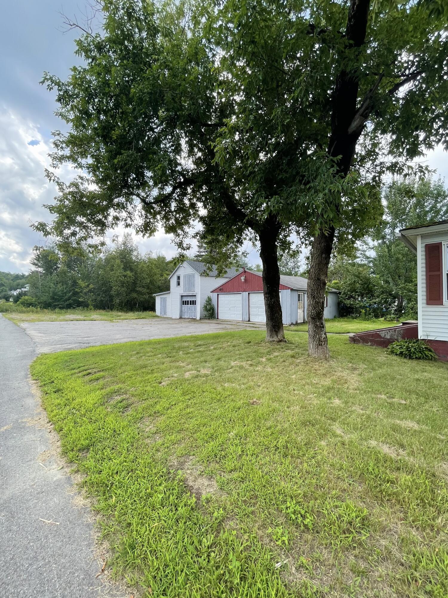 112 Bates Street Millinocket, ME 04462 - Photo 4 of 44 8291CAC2-D57B-4AD7-8CEF-AC13C2D167A0