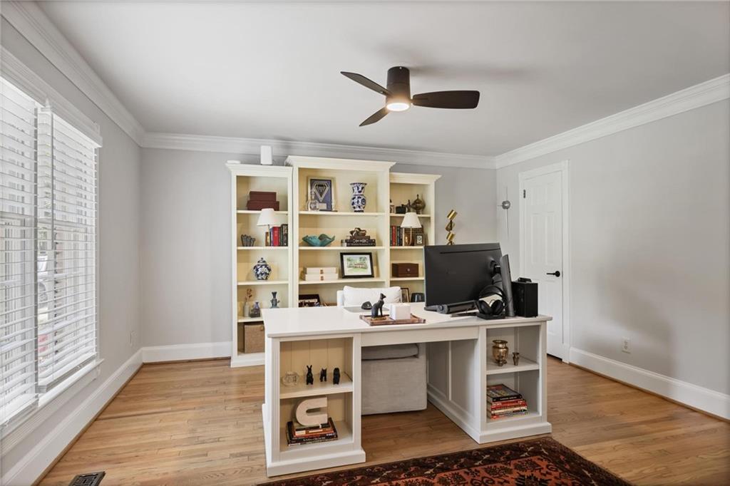 7680 Ryefield Drive Atlanta, GA 30350 - Photo 13 of 49 a workspace with furniture