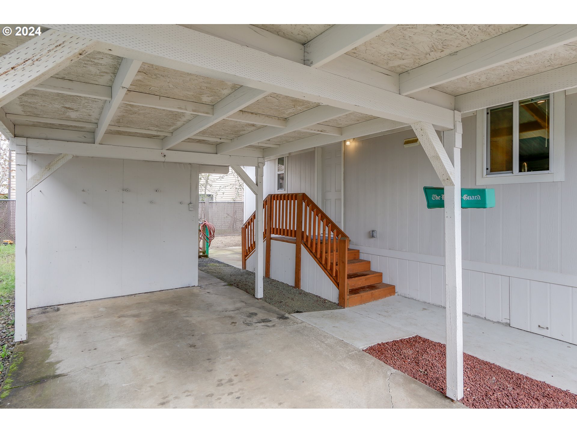 2150 Laura Street, Unit 94 Springfield, OR 97477 - Photo 5 of 28 a view of an entryway