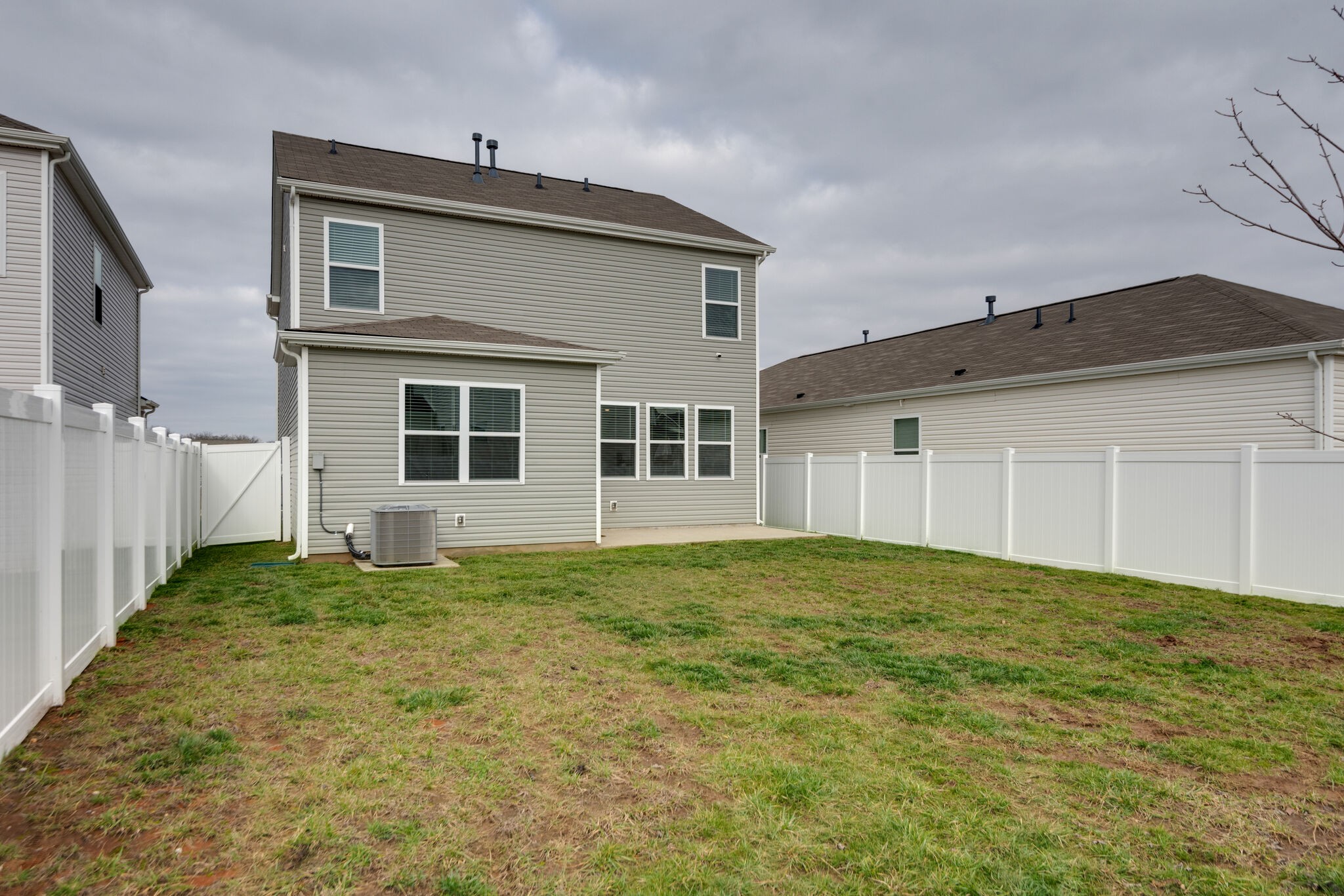 7708 Stapleton Chase Drive Antioch, TN 37013 - Photo 20 of 22 a backyard of a house