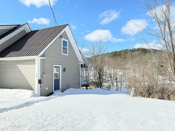$119,900 | 126 South Main Street, Lisbon, NH 03585