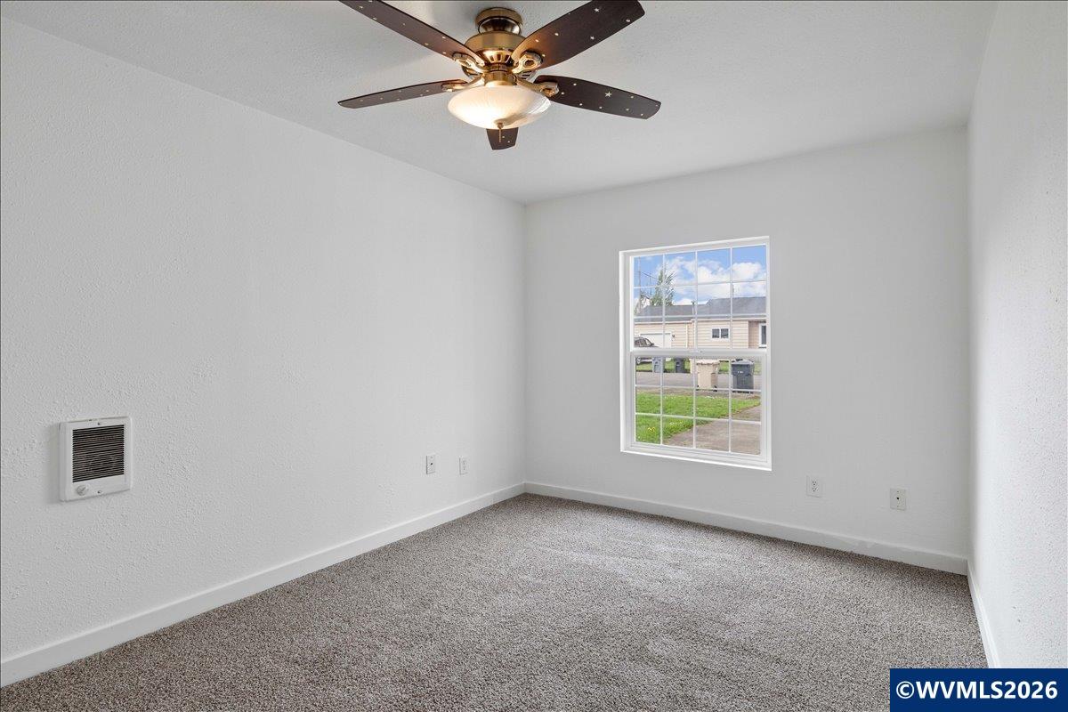 704 Southwest 16th Avenue Albany, OR 97321 - Photo 27 of 35