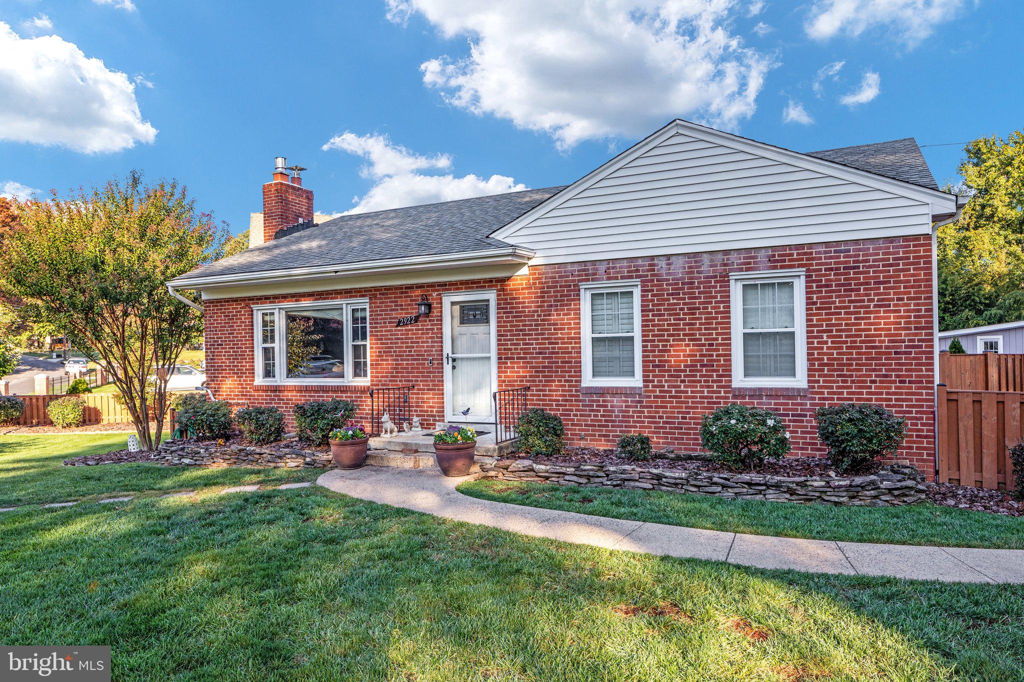 2922 Graham Road Falls Church, VA 22042 - Photo 3 of 38 Gallery Image 3