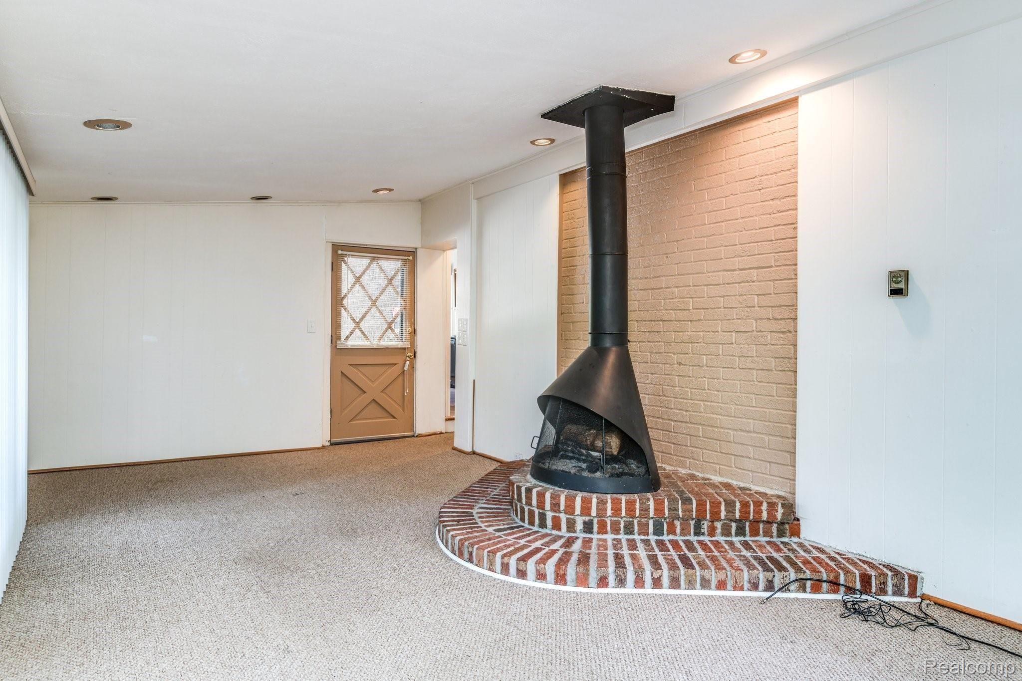 29146 Rambling Road Southfield, MI 48076 - Photo 14 of 30 29146+Rambling+Rd+Southfield-19-web.jpg