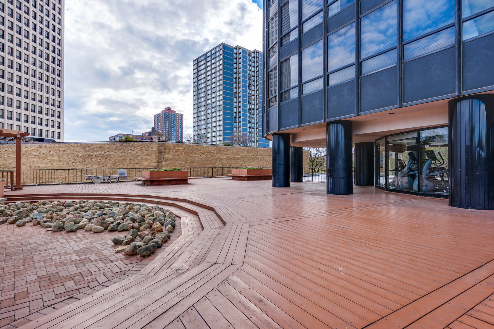 5415 North Sheridan Road, Unit 412 Chicago, IL 60640 - Photo 20 of 22 a view of swimming pool with outdoor seating