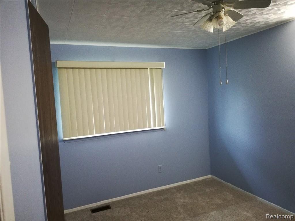 720 Buckingham Road Canton, MI 48188 - Photo 30 of 35 IMG_20181026_110742.jpg