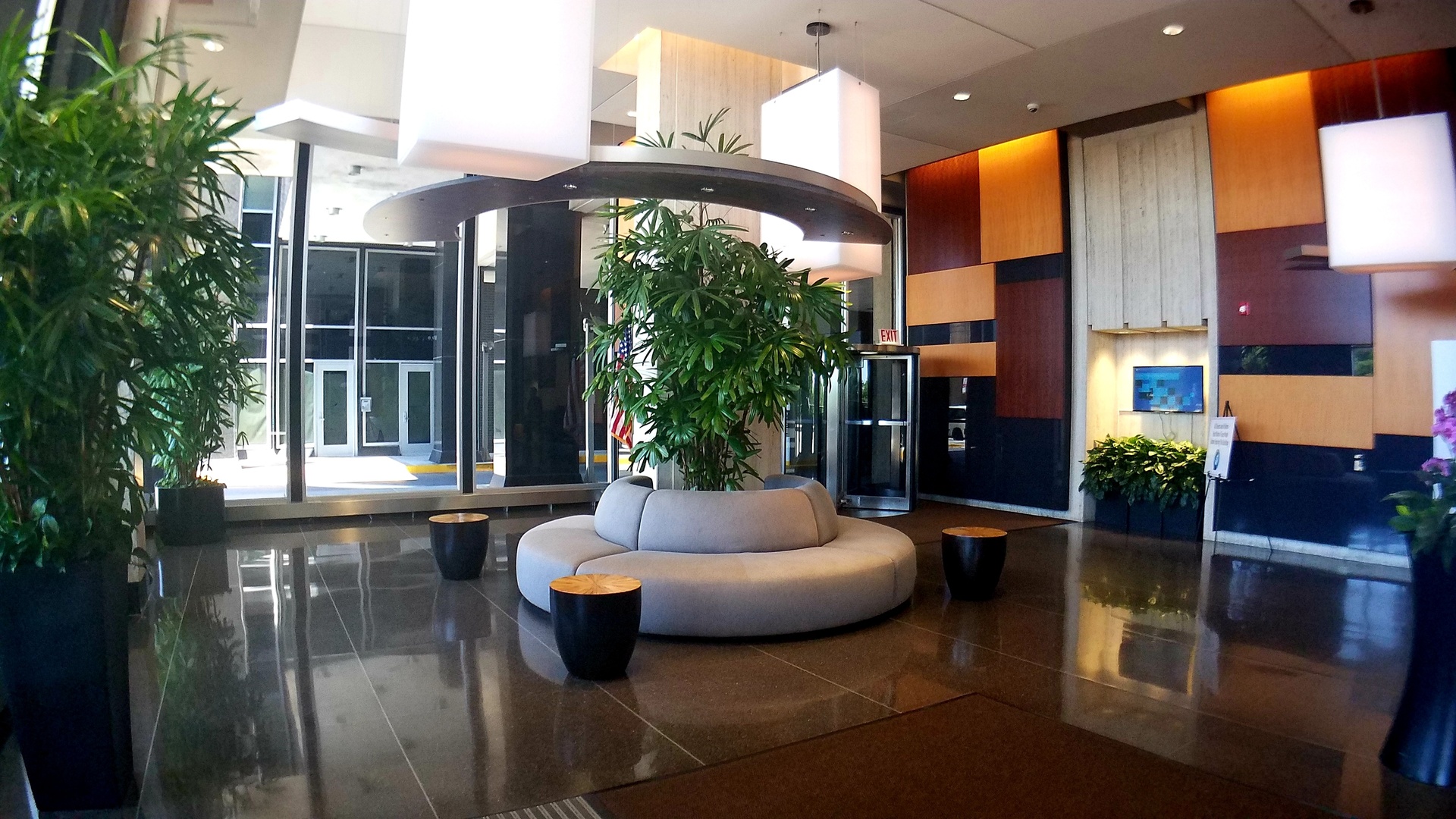 400 East Randolph Street, Unit 3404 Chicago, IL 60601 - Photo 34 of 35 a living room with furniture and a potted plant