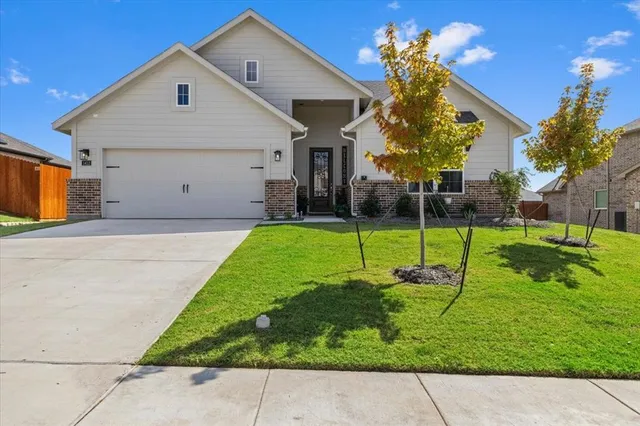 $390,000 | 1412 Whitetail Ln. Lane, Azle, TX 76020