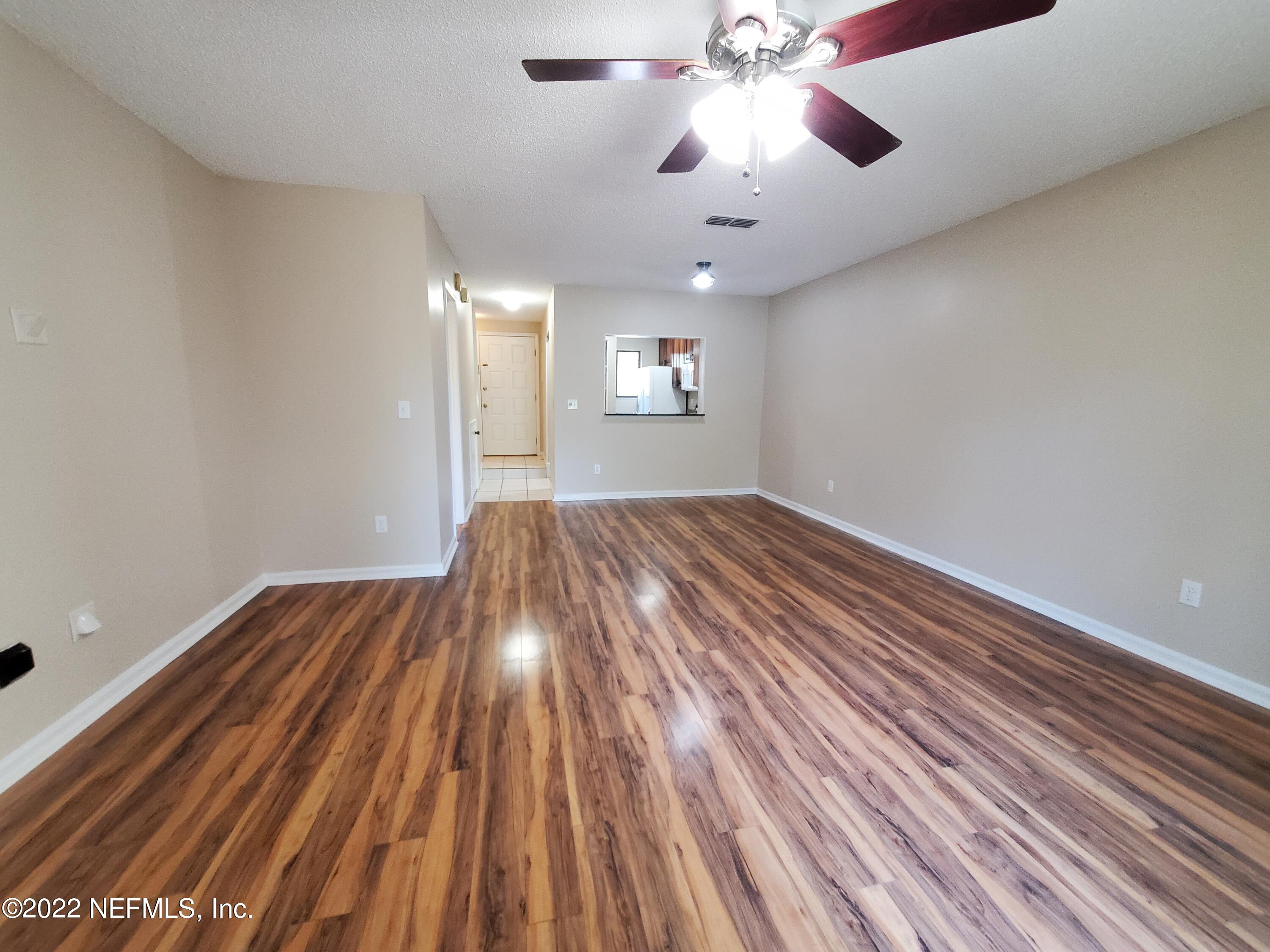 3801 Crown Point Road, Unit 1032 Jacksonville, FL 32257 - Photo 12 of 30 20220616_144240
