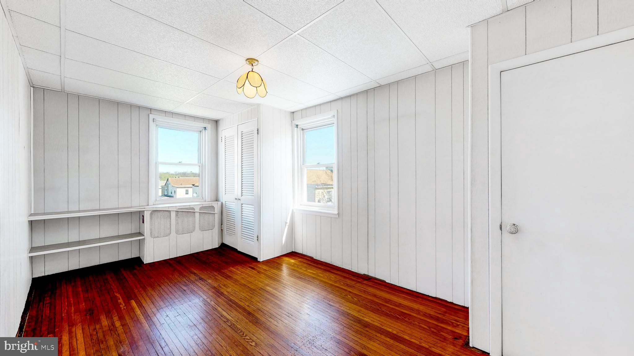 41 Kent Road Upper Darby, PA 19082 - Photo 11 of 34