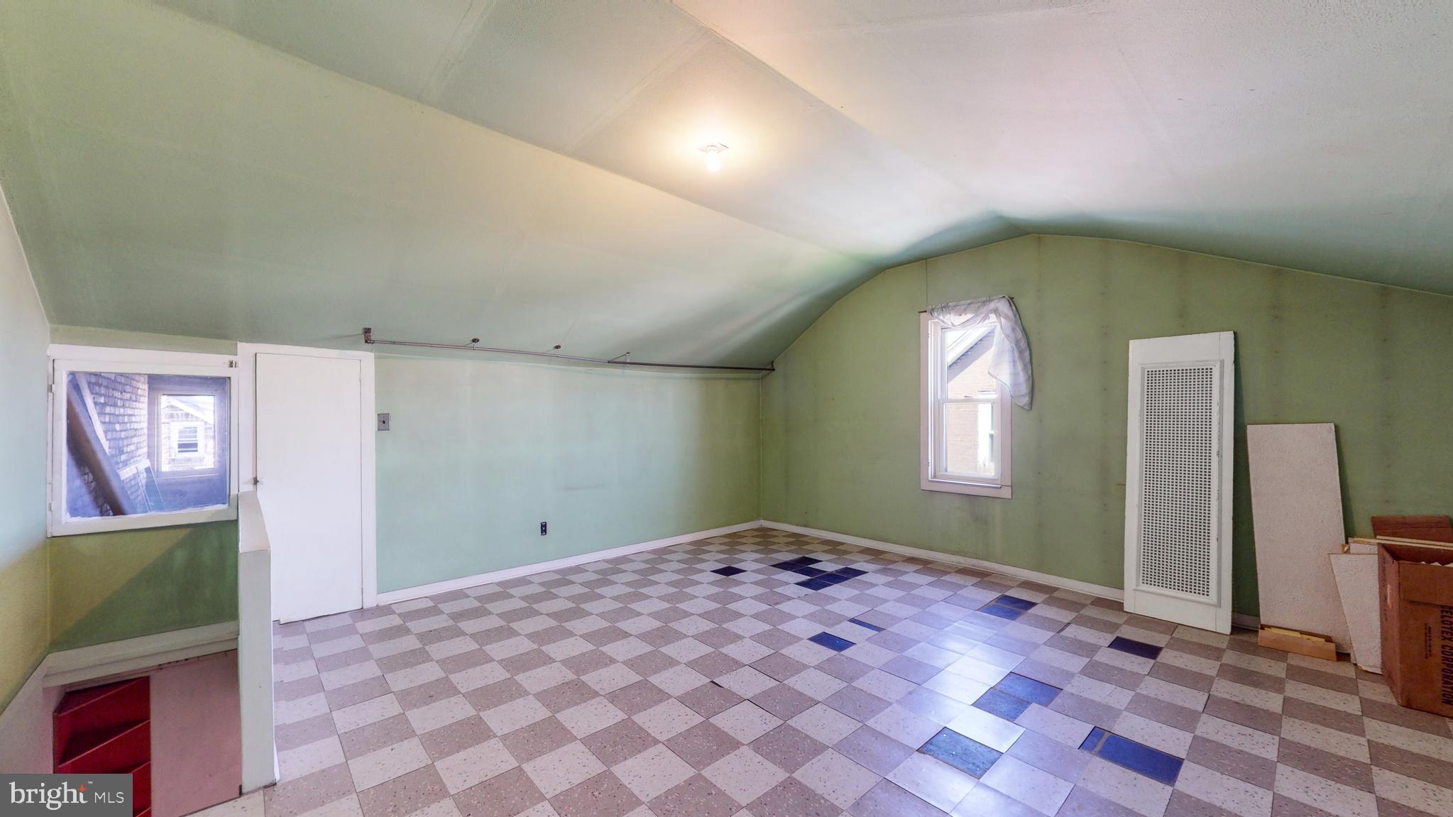 41 Kent Road Upper Darby, PA 19082 - Photo 13 of 34