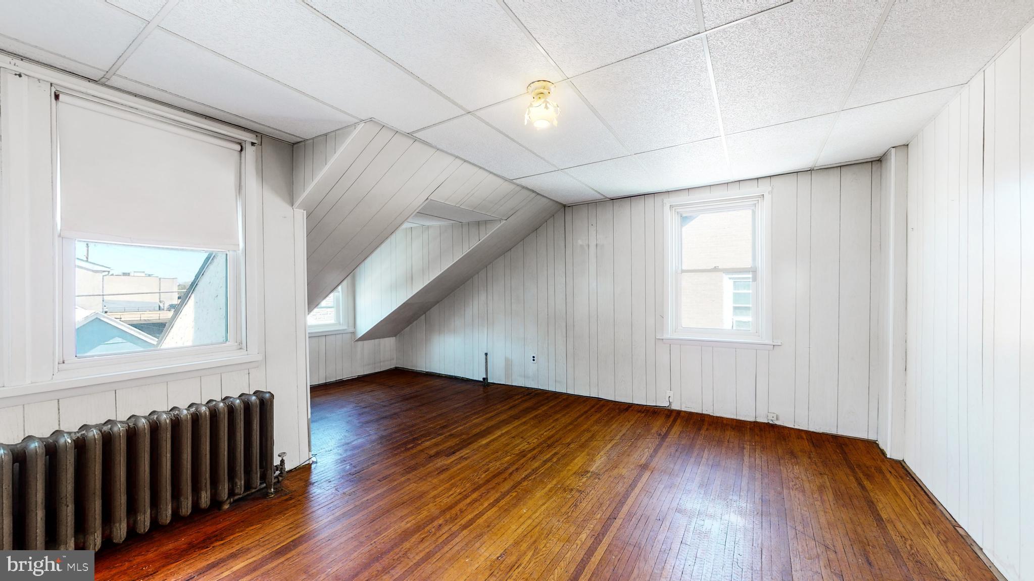 41 Kent Road Upper Darby, PA 19082 - Photo 10 of 34