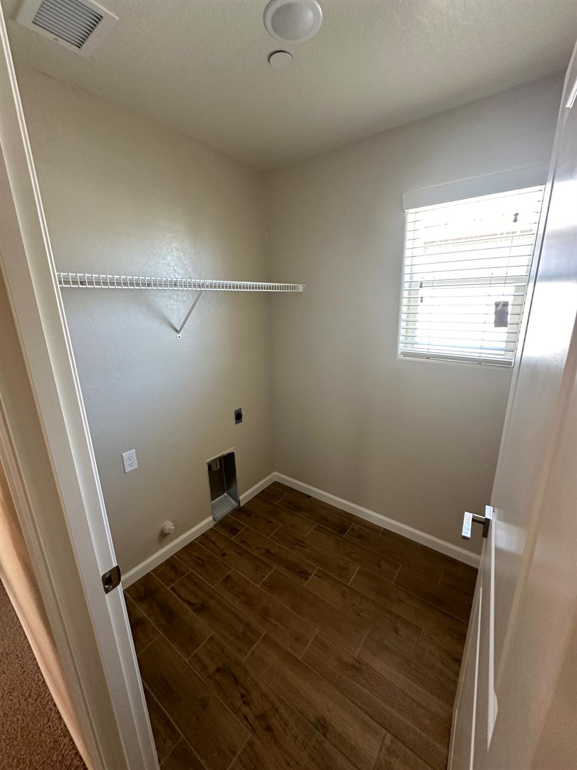 1122 Elevations Way West Madera, CA 93636 - Photo 11 of 16 Laundry room upstairs