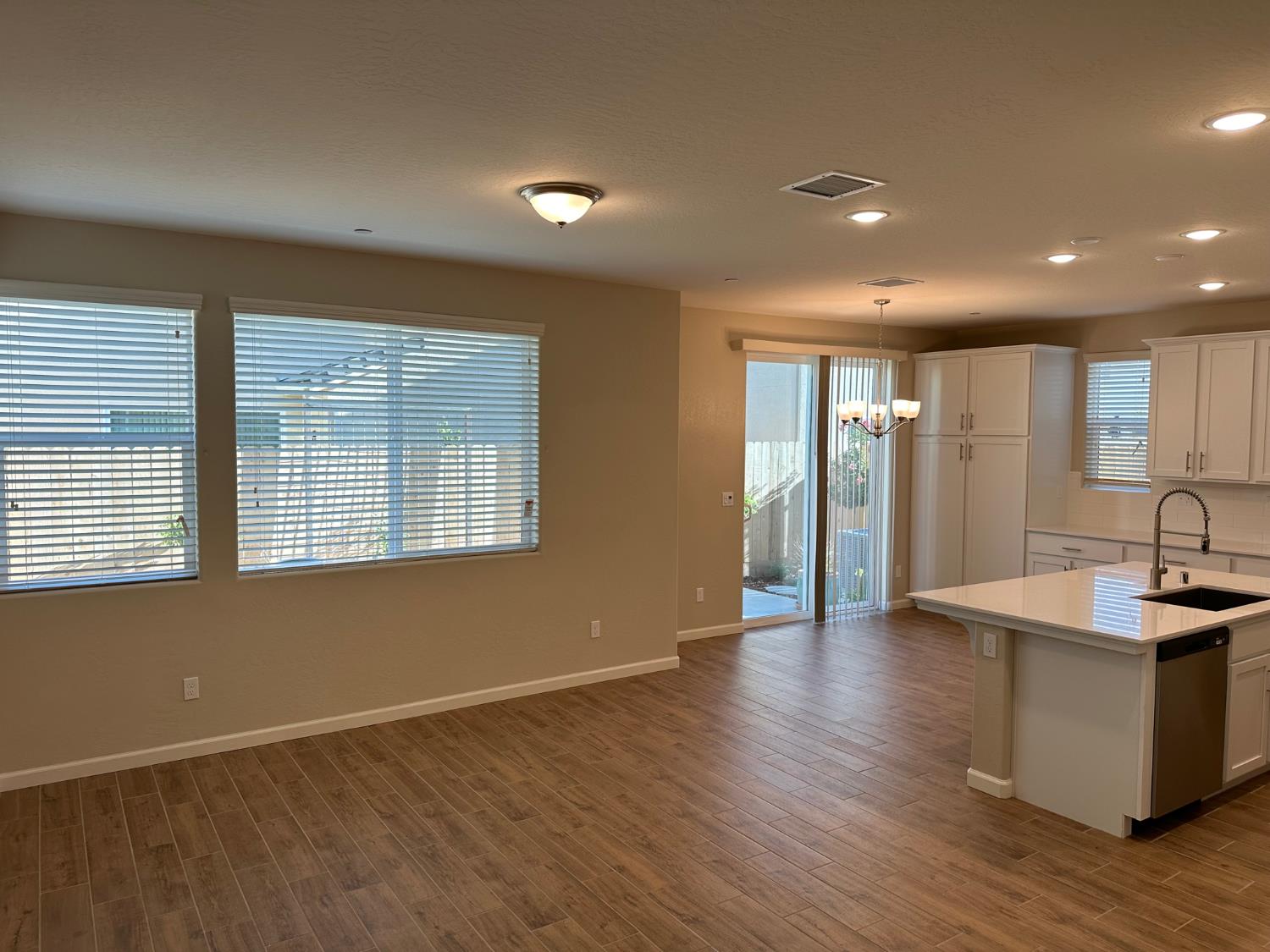 1122 Elevations Way West Madera, CA 93636 - Photo 4 of 16