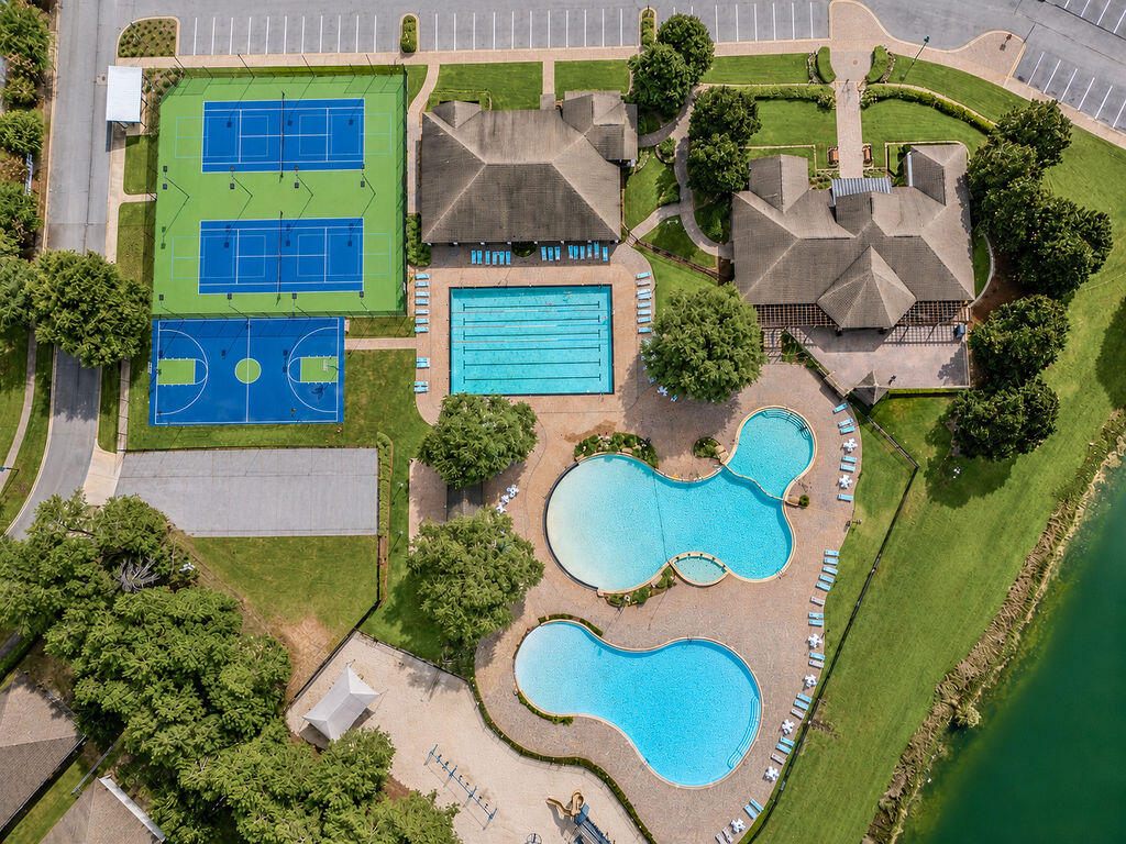 510 Earl Godwin Road Freeport, FL 32439 - Photo 38 of 42 an aerial view of a house with swimming pool and outdoor space