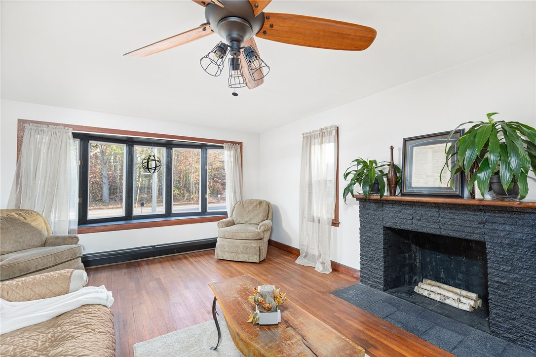 370 Harkney Hill Road Coventry, RI 02816 - Photo 11 of 35 Gallery Image 11